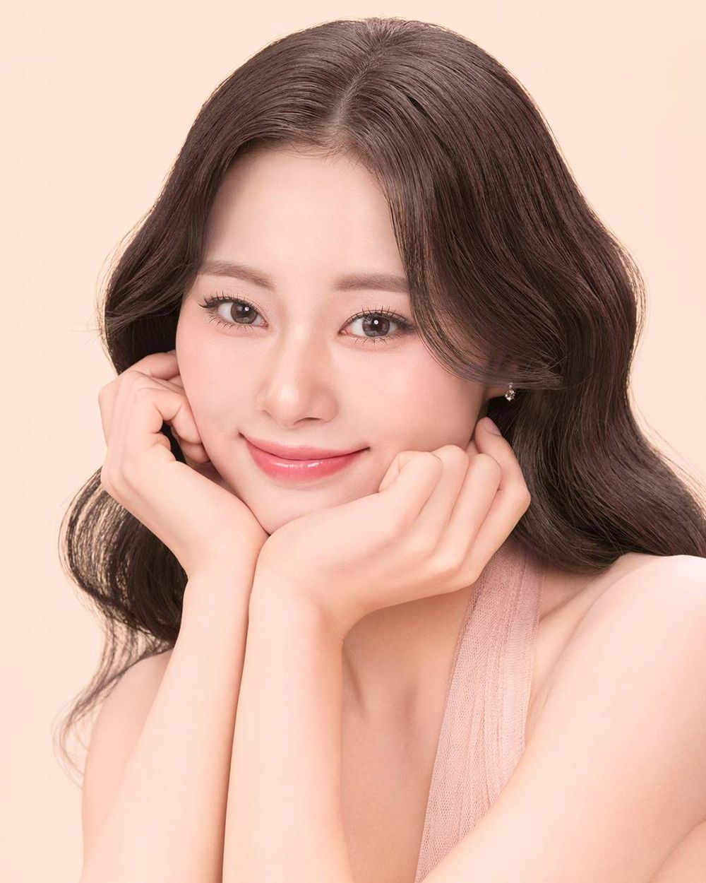 ONCE的驕傲！完顏女團TWICE美妝資源更新，Sana、Momo穩坐奢牌寵兒，子瑜Visée日本區代言第四年續約！-18