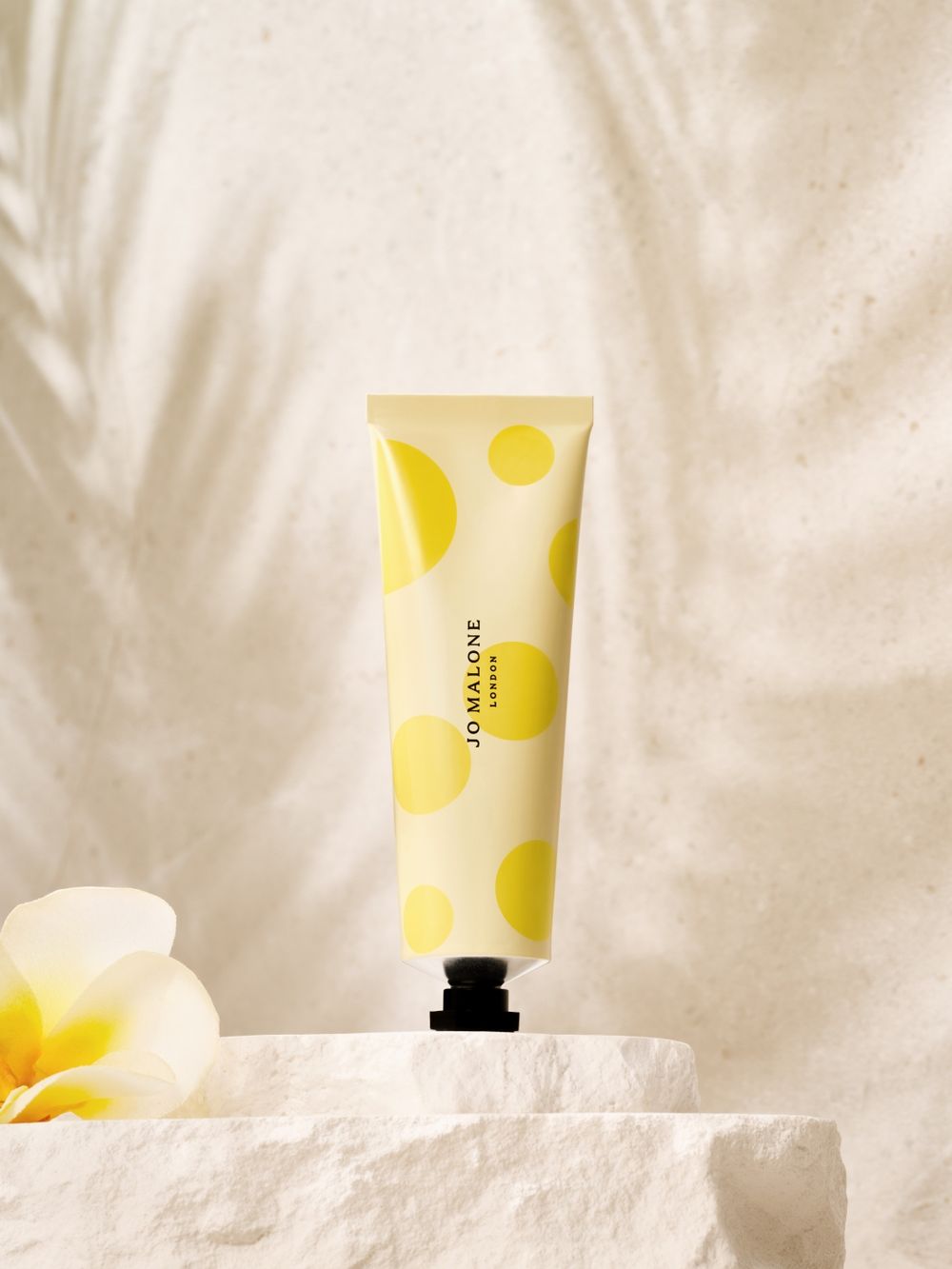 夏天最欠收！JoMalone雞蛋花香水回歸，柔軟奶甜＋檀香木的溫柔香味、聞過直接淪陷！-2