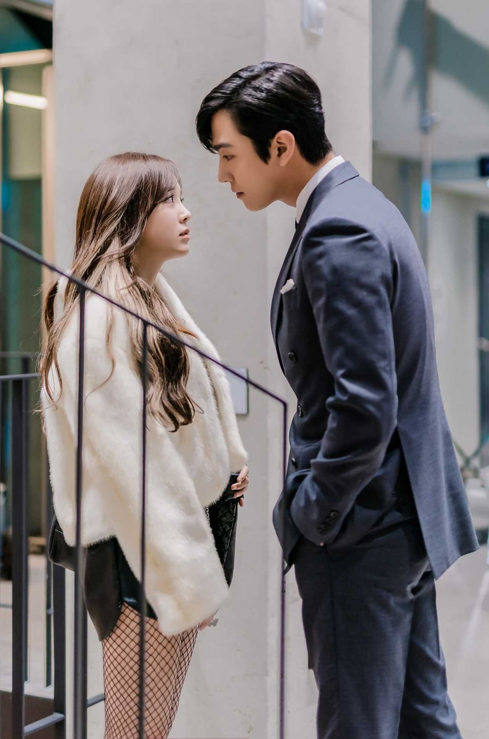 盤點7組最萌身高差韓劇CP代表！邊佑錫&IU《21世紀大君夫人》未播先轟動，金宣虎&高允貞《愛情怎麼翻譯》火花太強！-15