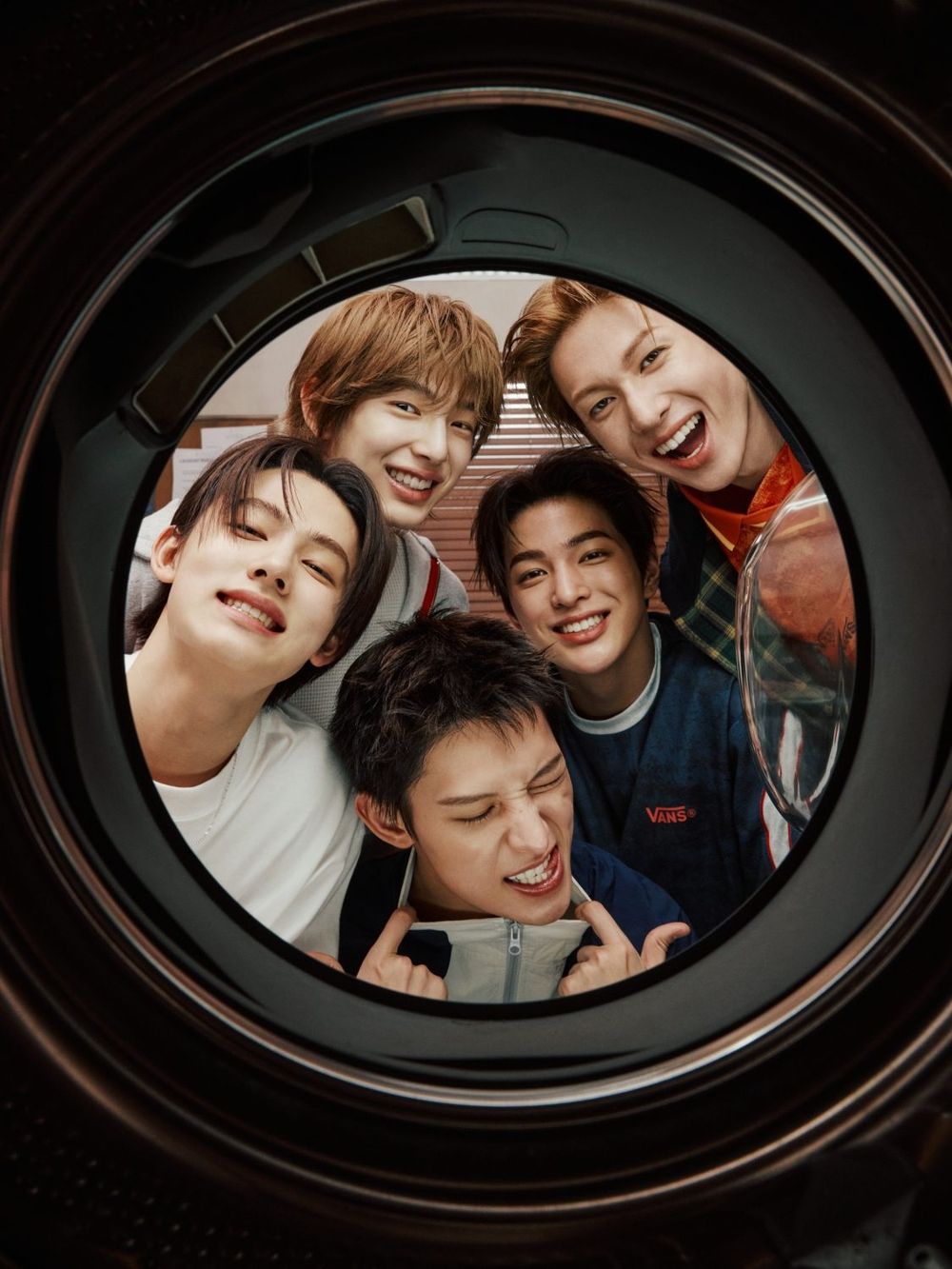 格紋球鞋紅回來了？Vans和CORTIS合作系列超好看！同款球鞋台灣已經買得到！-7