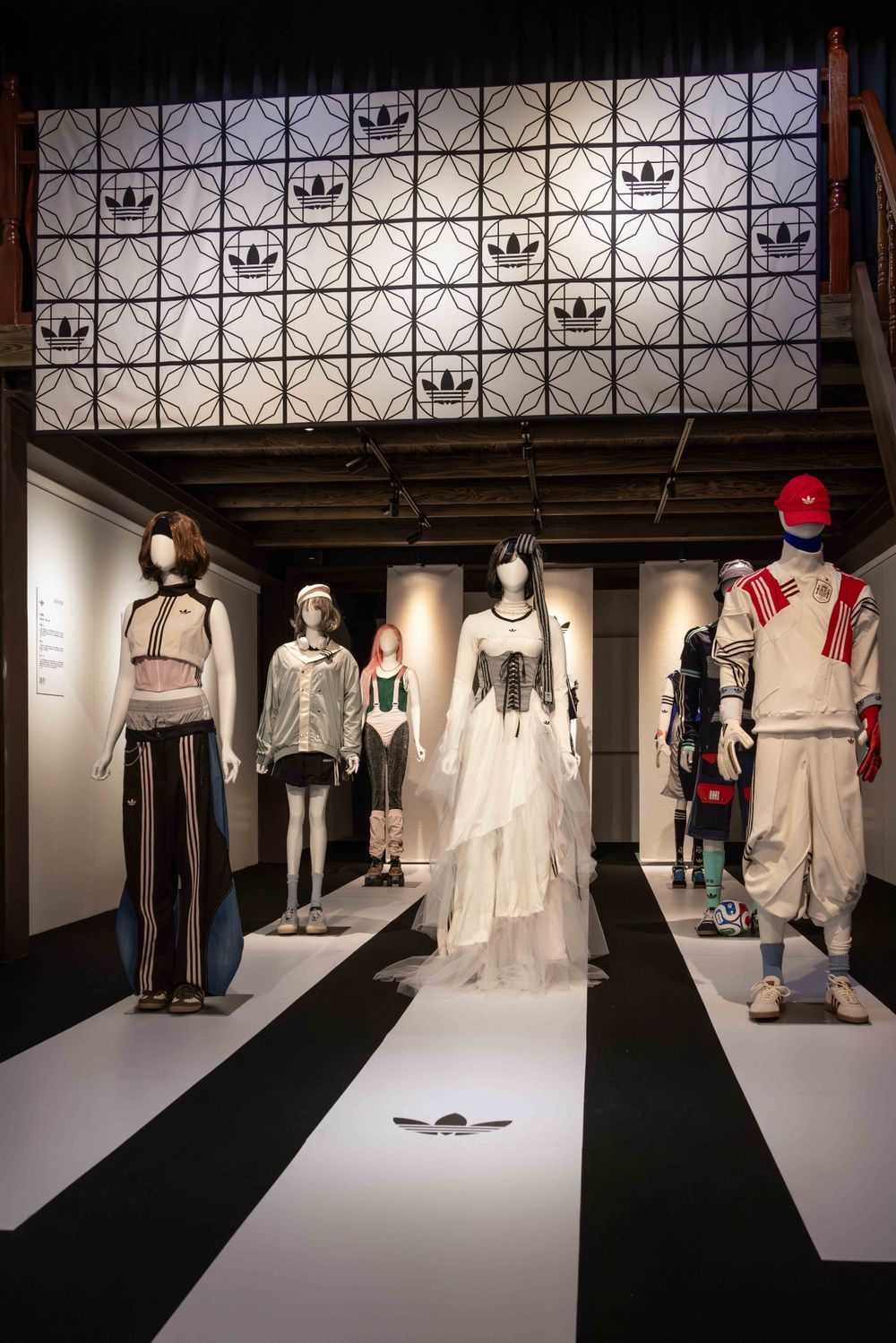 永遠可以相信愛迪達！爆討論「T字瑪莉珍鞋」本尊美暈、樂福鞋絕對是今年預爆款！-14