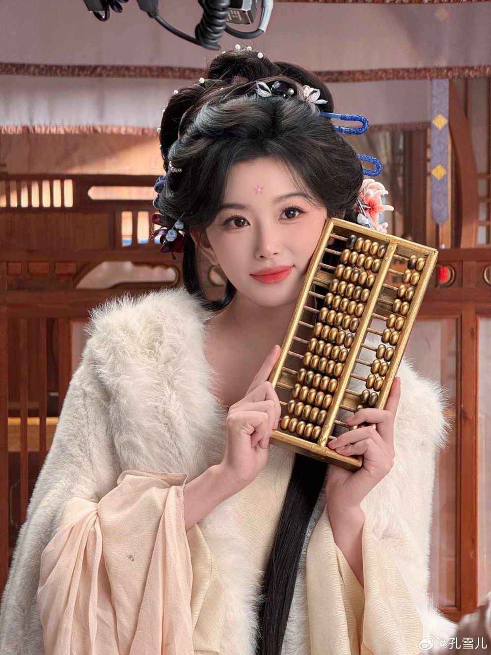 《逐玉》女星顏值集體封神！田曦薇瘦身不瘦胸、孔雪兒陸娛認證髮量王者，從女主到女配、都是巔峰AI級美顏！-3