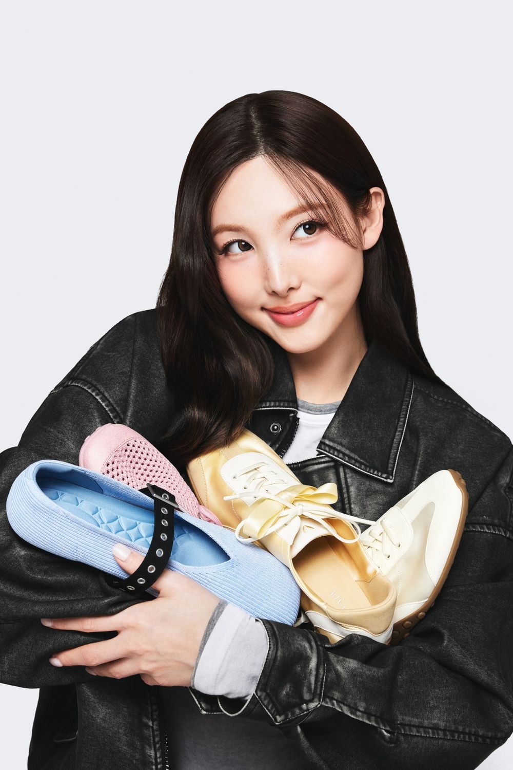 TWICE娜璉時尚營業力全開！拍VIVAIA新廣告、LV也搶著寵！「軟Q瑪莉珍鞋」愛到演唱會直接穿上台！-1