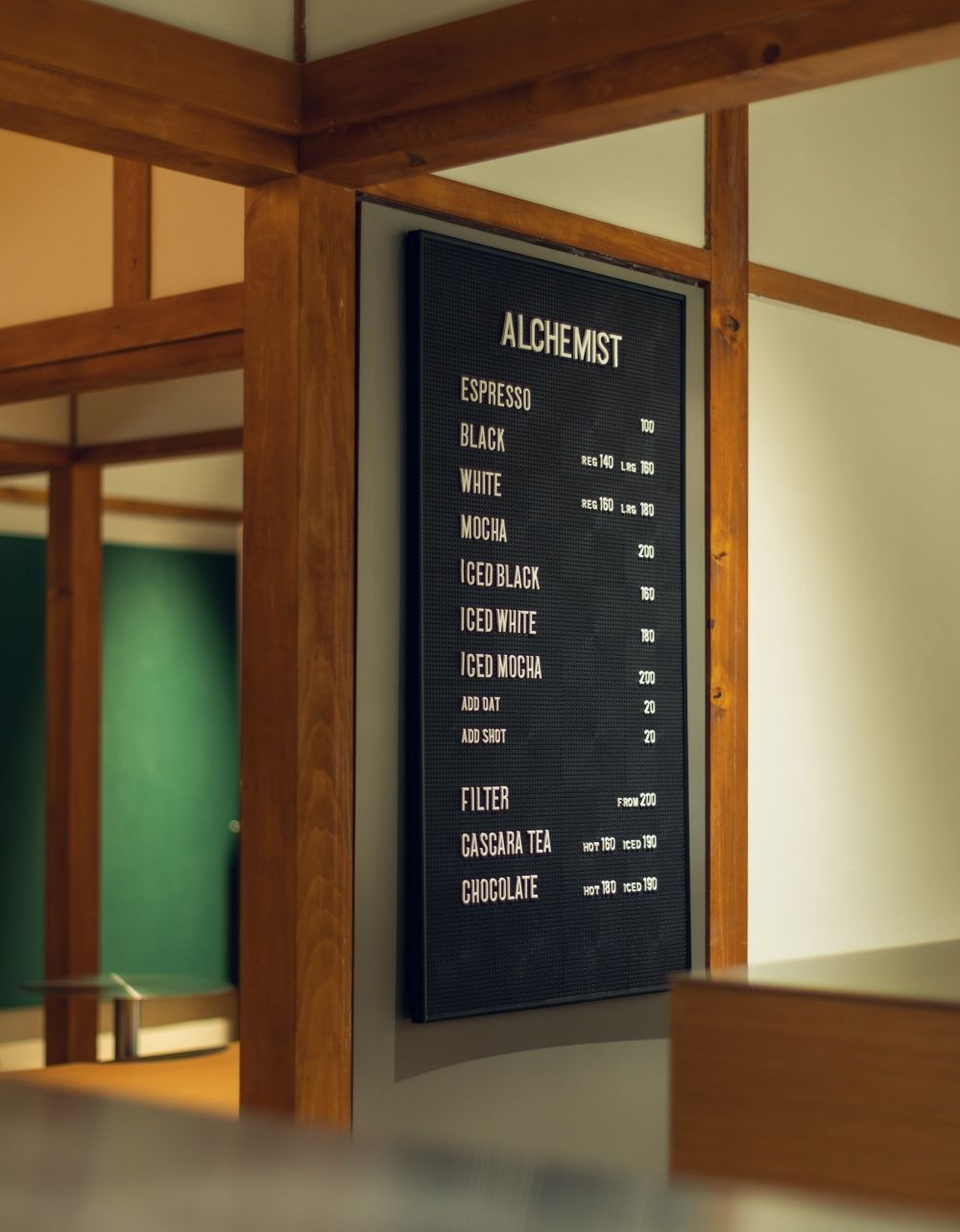 新加坡爆紅咖啡Alchemist進駐大安區老宅！「小農手沖咖啡、咖啡果皮茶、紅豆可頌」必點一次看！-11