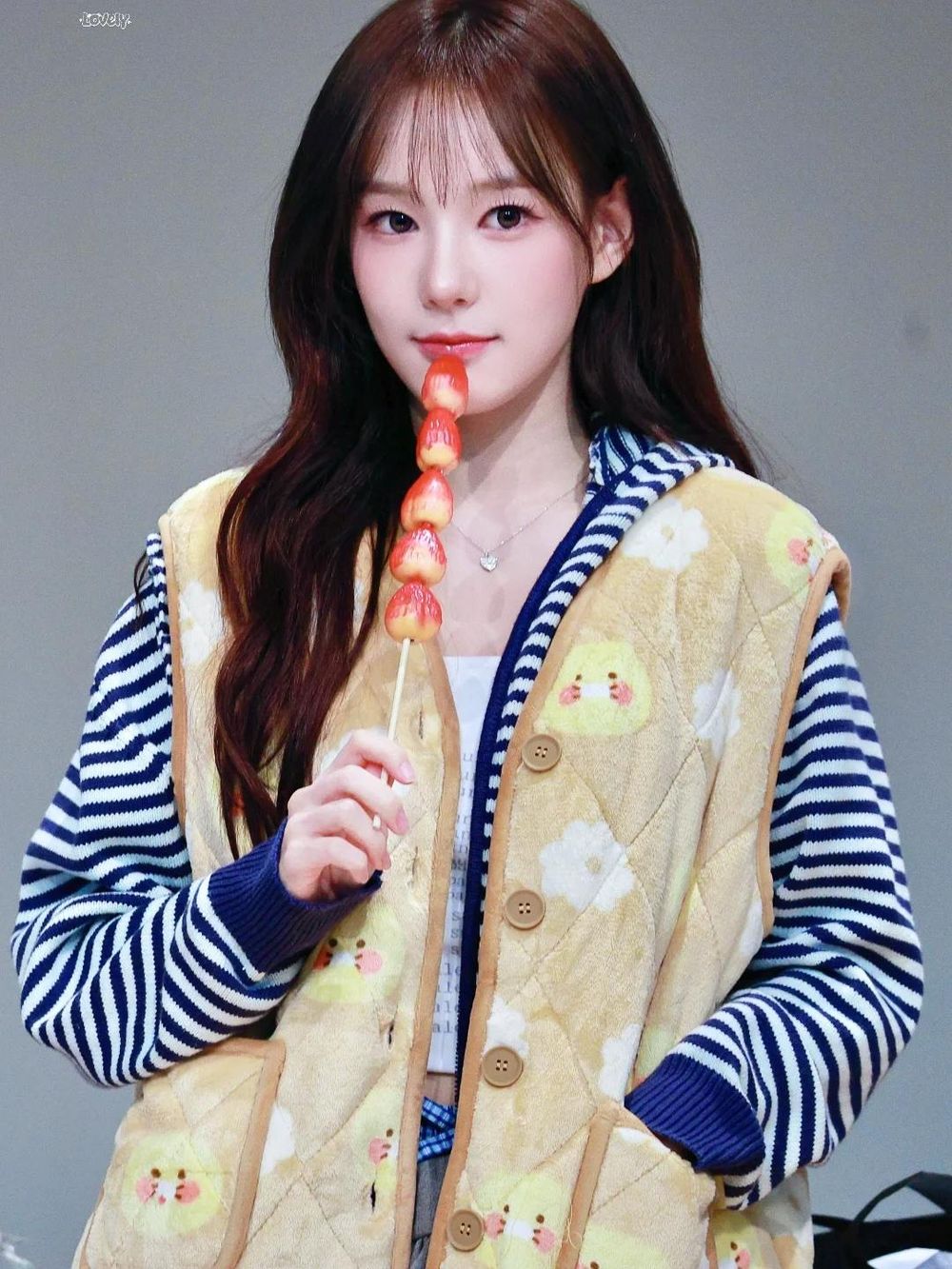 韓網熱議7位「初戀相」新生代女偶像！柳河清純甜美兼具，Rora、Sooin清冷感十足-15