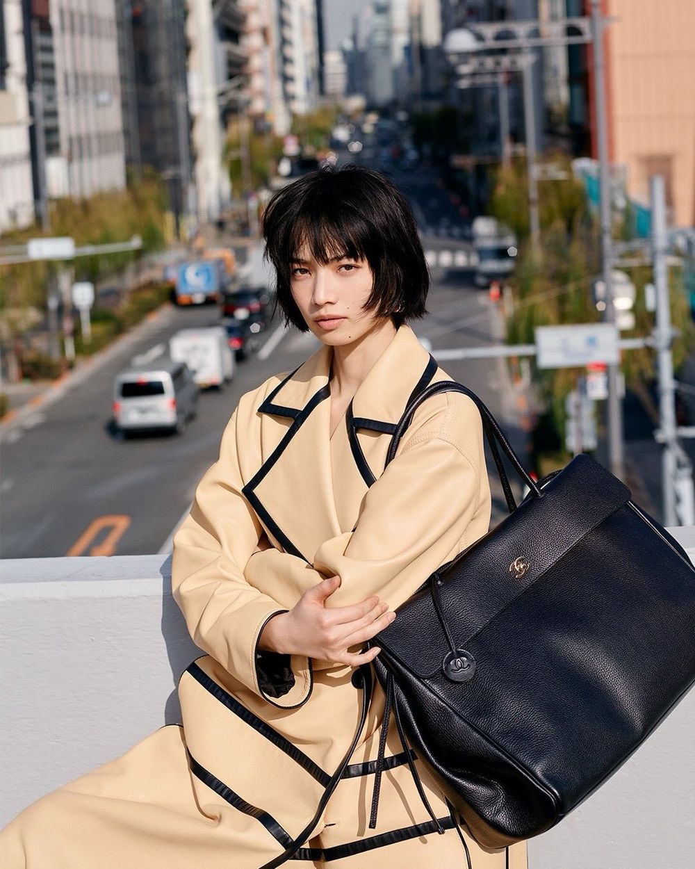 香奈兒2026「新爆款包」悄悄登場！高允貞機場包被問翻！GD、Jennie同款「鬆弛大包」超級燒！-4