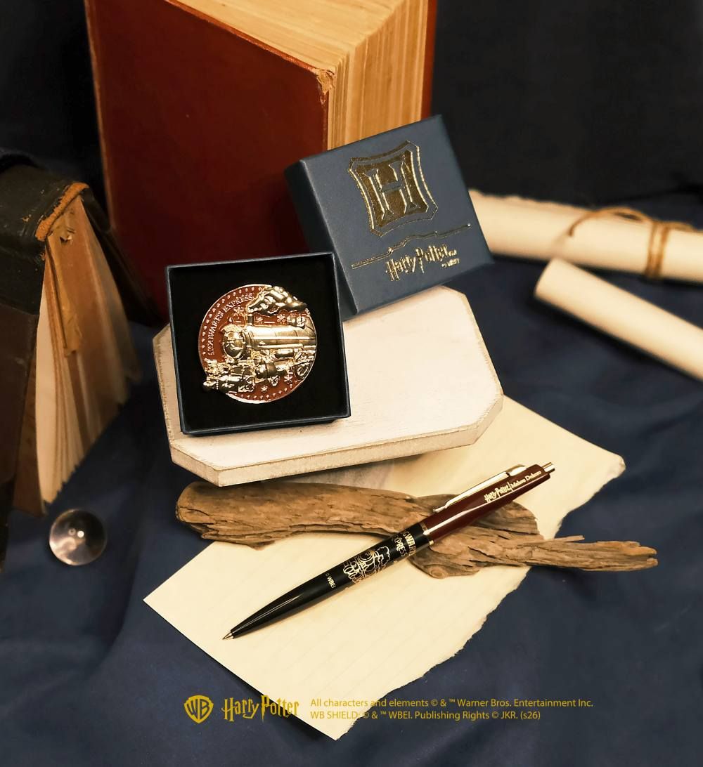 台灣哈利波特專賣店一歲了！限定必買「金屬徽章&原子筆」美翻、滿額再送入學通知信收納包！-4
