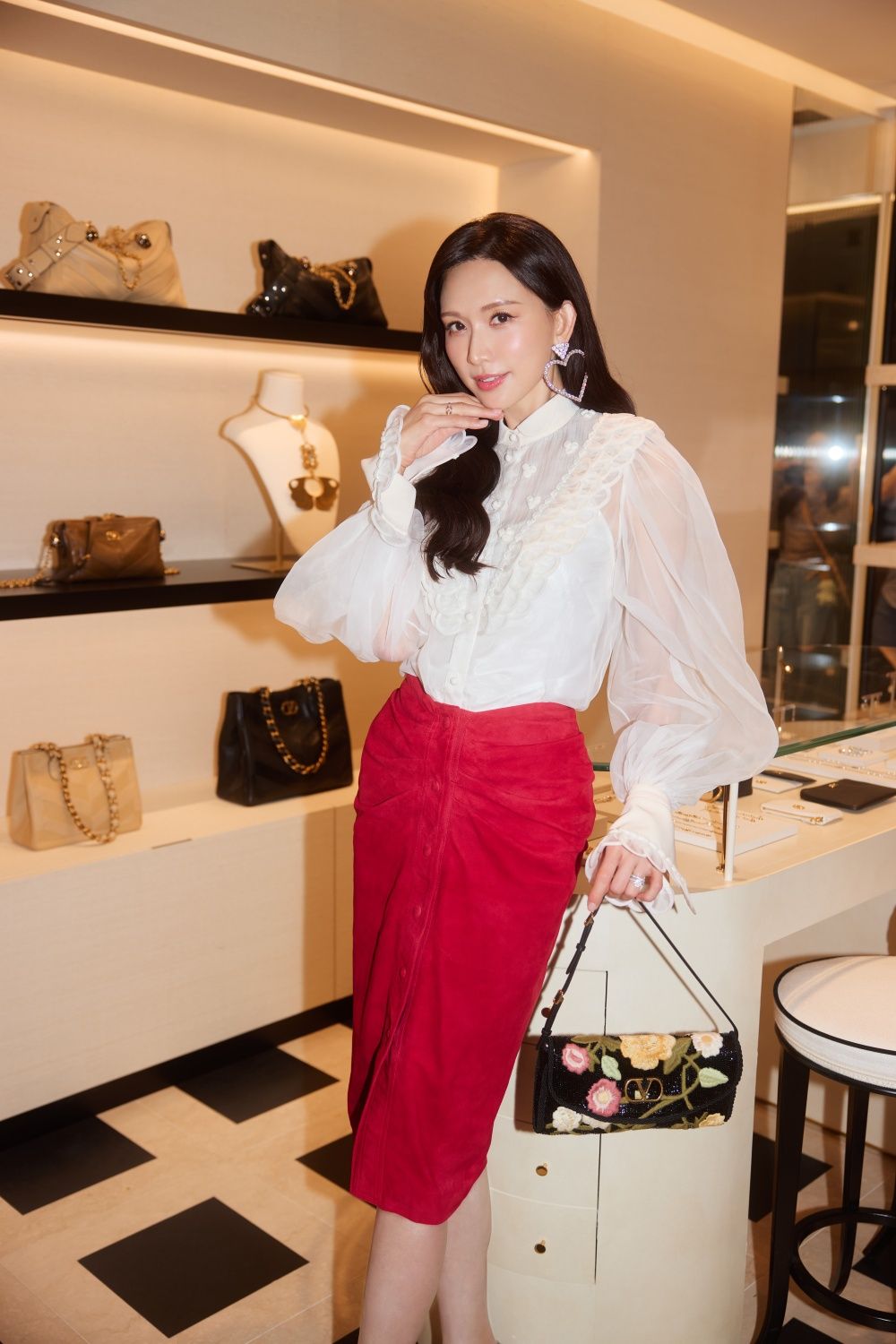 不愧是台灣第一名模！林志玲出席Valentino活動「51歲凍齡狀態」太誇張、美到像自帶濾鏡！-5