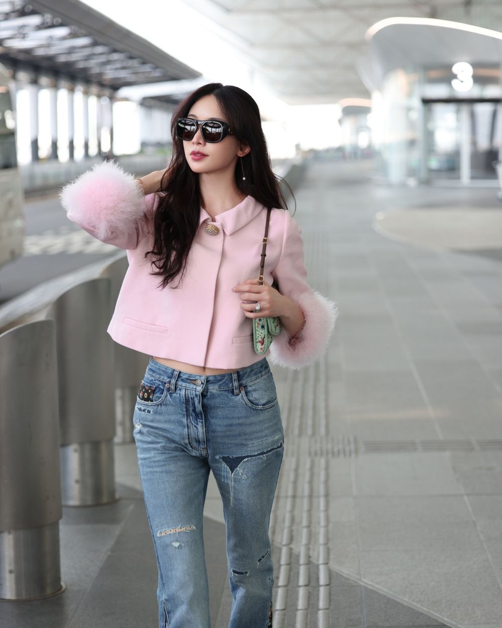 不愧是台灣第一名模！林志玲出席Valentino活動「51歲凍齡狀態」太誇張、美到像自帶濾鏡！-8