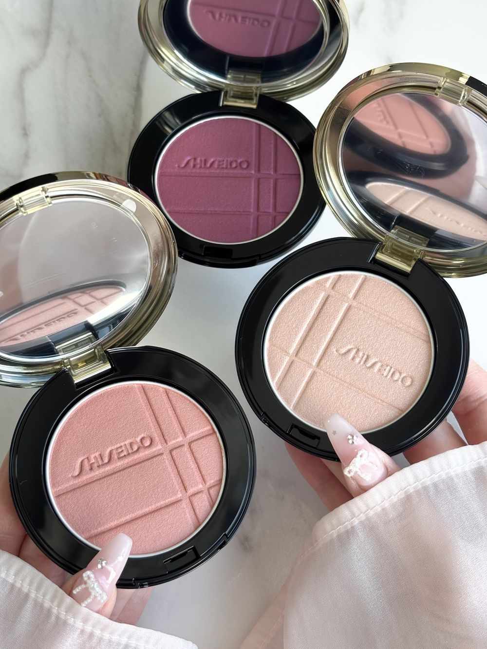 史上最奢華養膚眼影誕生！資生堂「寶石光眼頰亮彩盤」以水晶能量入妝，打亮、腮紅、眼影一盤搞定，還可以招桃花、補財運！-7