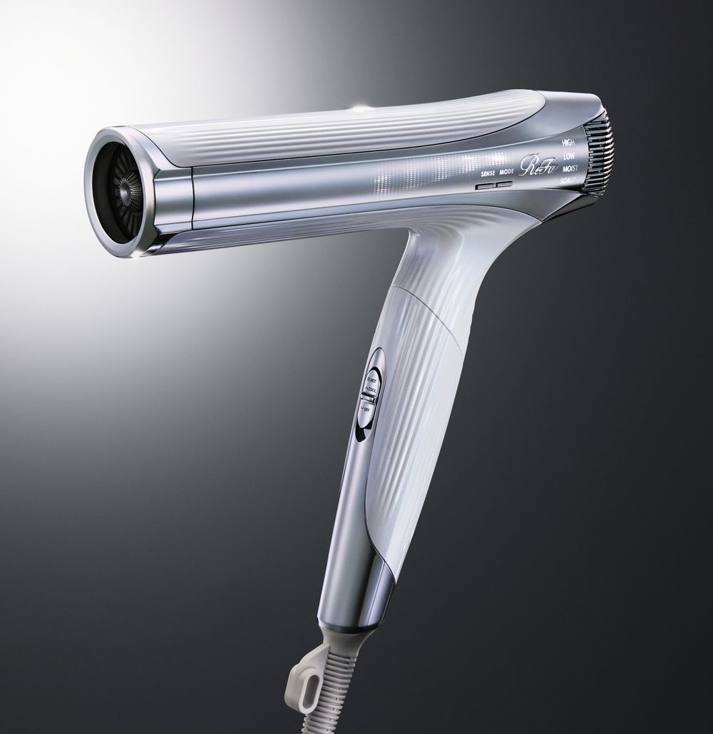 日本頂級髮品ReFa登台！日妞激推「養髮負離子吹風機、迷你離子夾」必收，髮神吳依霖親授沙龍級居家吹整技巧！-3