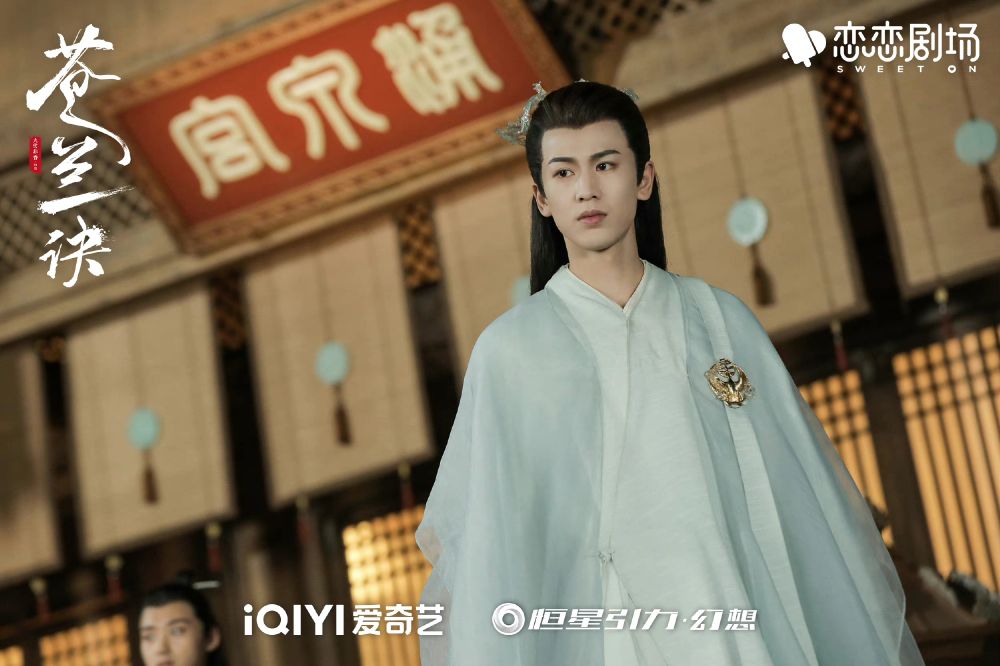 核桃們必看！張凌赫名劇造型全回顧！《逐玉》霸氣侯爺、《這一秒過火》軍裝...每一套都是理想型！-11