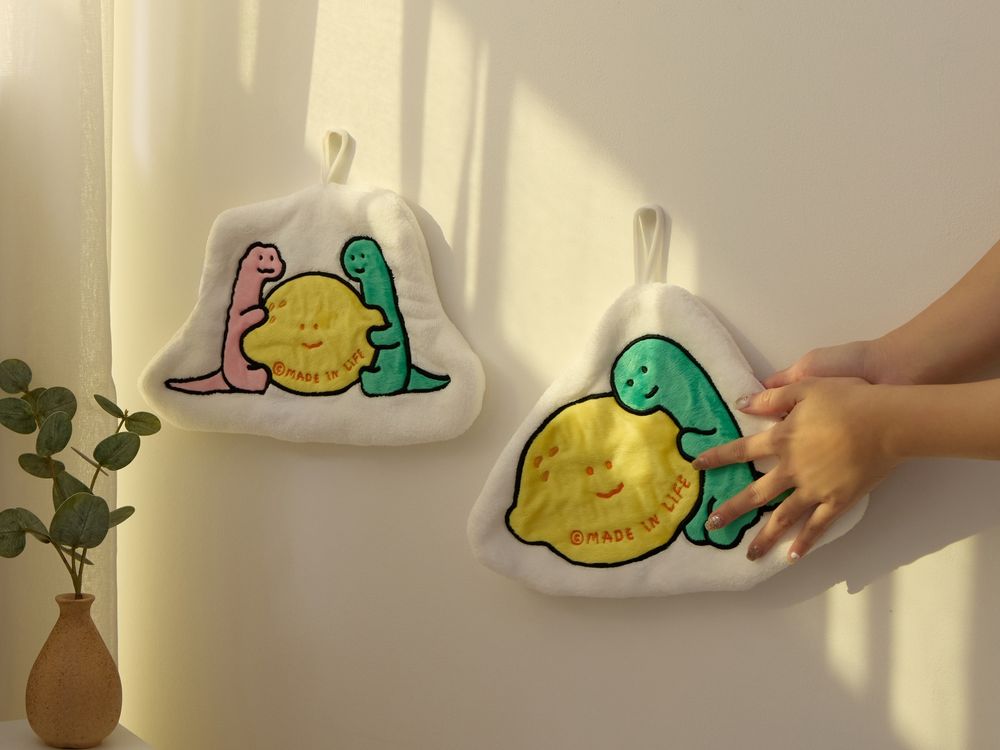 珉奎愛用「維他命C精華」推出JOGUMAN小腕龍聯名組！滿額贈超可愛擦手巾、造型地墊，錯過會後悔！-10