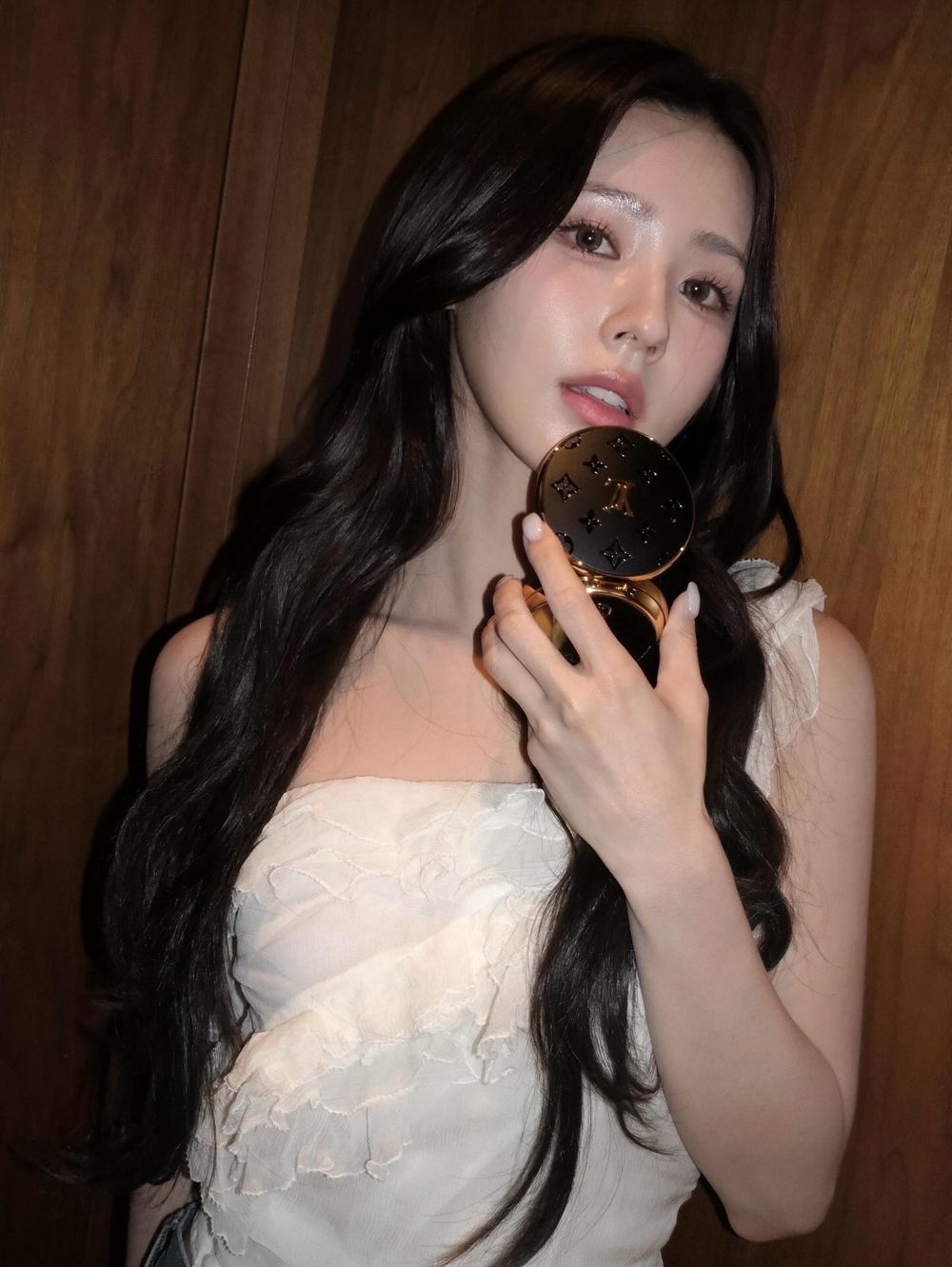 全台首間LV彩妝空間太狂！從試妝到拍貼一次搞定、明星同款直接列入必逛清單！-9