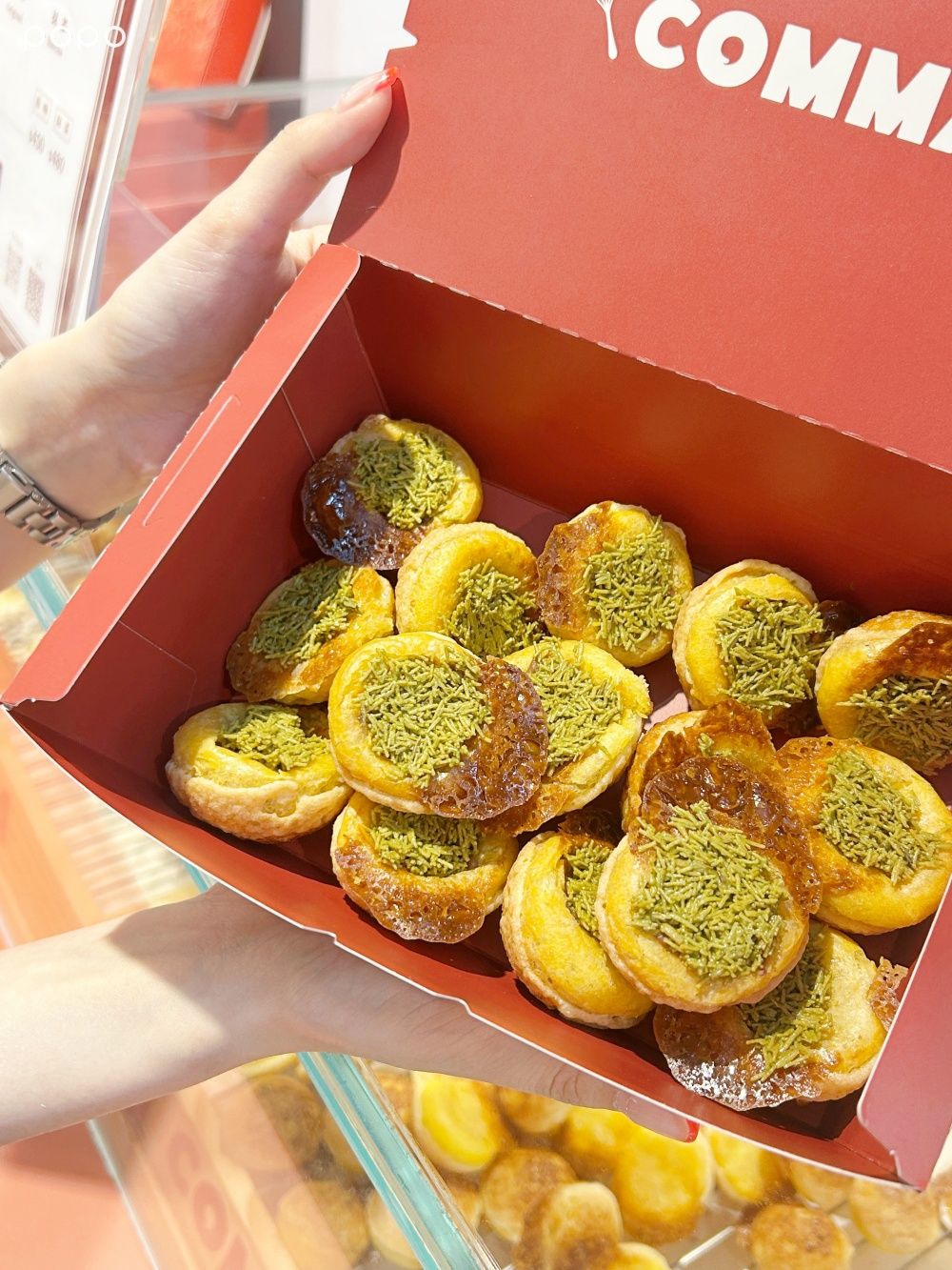 2026杜拜巧克力甜點新品懶人包！COMEME「杜拜巧克力蛋塔」、拉亞「開心果巧克力貝果」全都想吃！-12