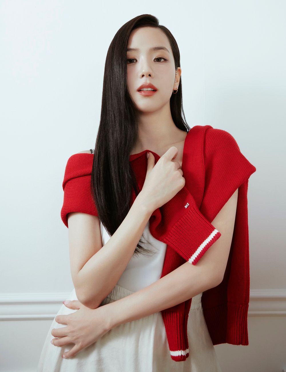 美系品牌火力全開！2026最新「韓星代言陣容」太狂！鉉辰穿GUESS性感瘋、Sana同款Polo菜籃子超值得買！-13