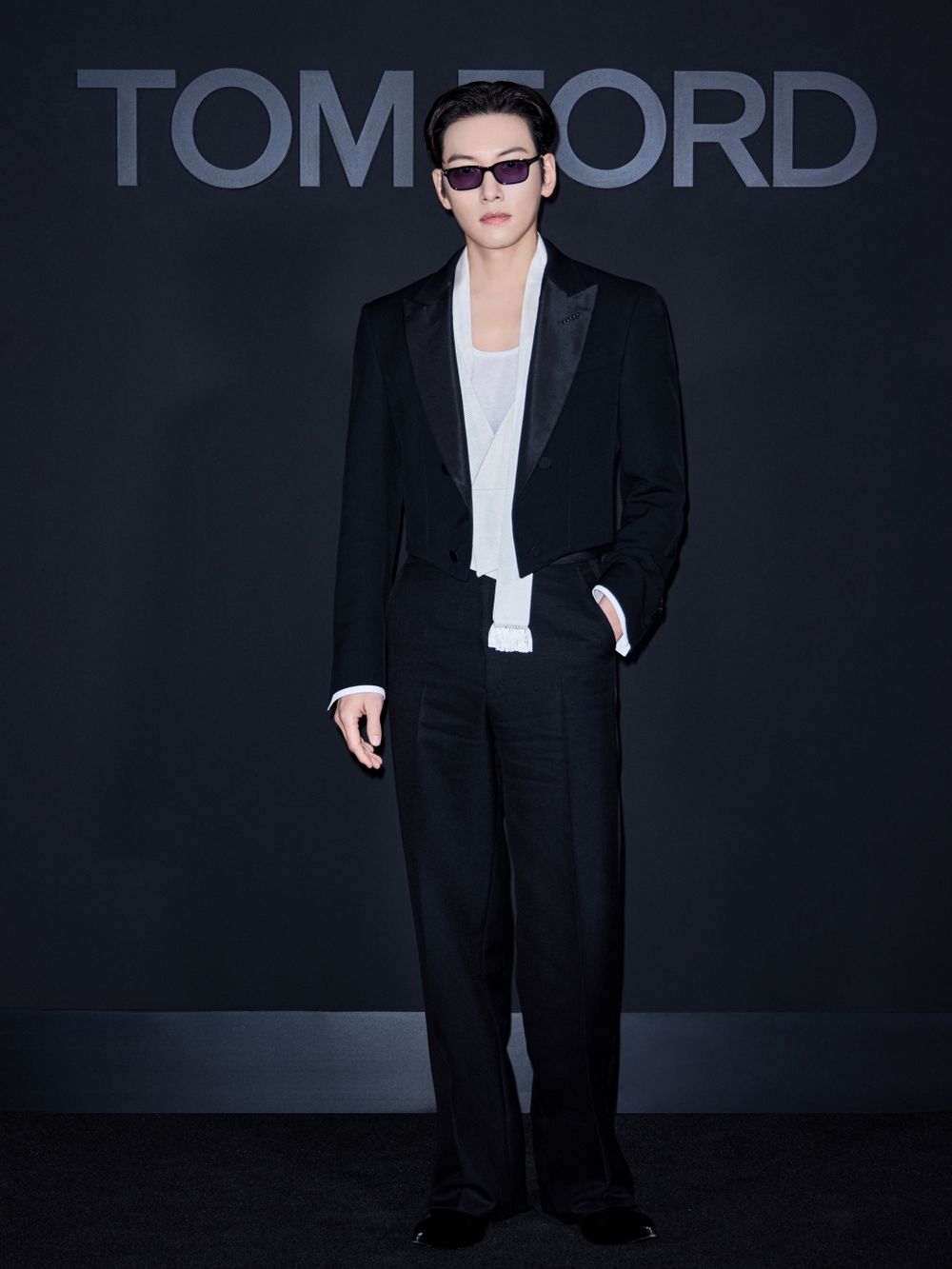 TOM FORD晚宴根本神仙打架！GD、李洙赫小情侶同場放閃、池昌旭戴墨鏡帥爆，首爾的空氣都在發香！-1