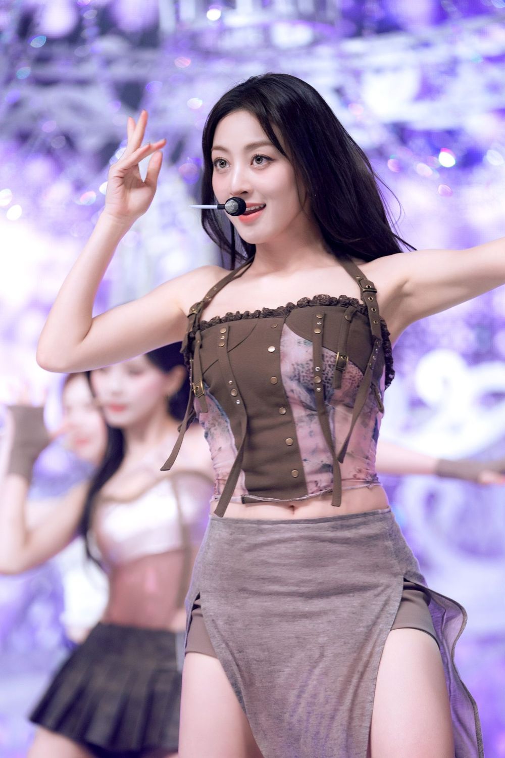 網熱議7位力量型KPOP女偶像！志效全場電力滿格根本「行走的發電機」，安俞真、禮志都是舞台殺手！-3