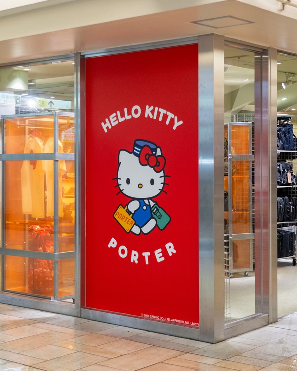 真的要搶！日牌PORTER STAND聯名Hello Kitty！「搬運工貓貓」吊飾、澎澎包可愛到一秒掏出錢包！-3