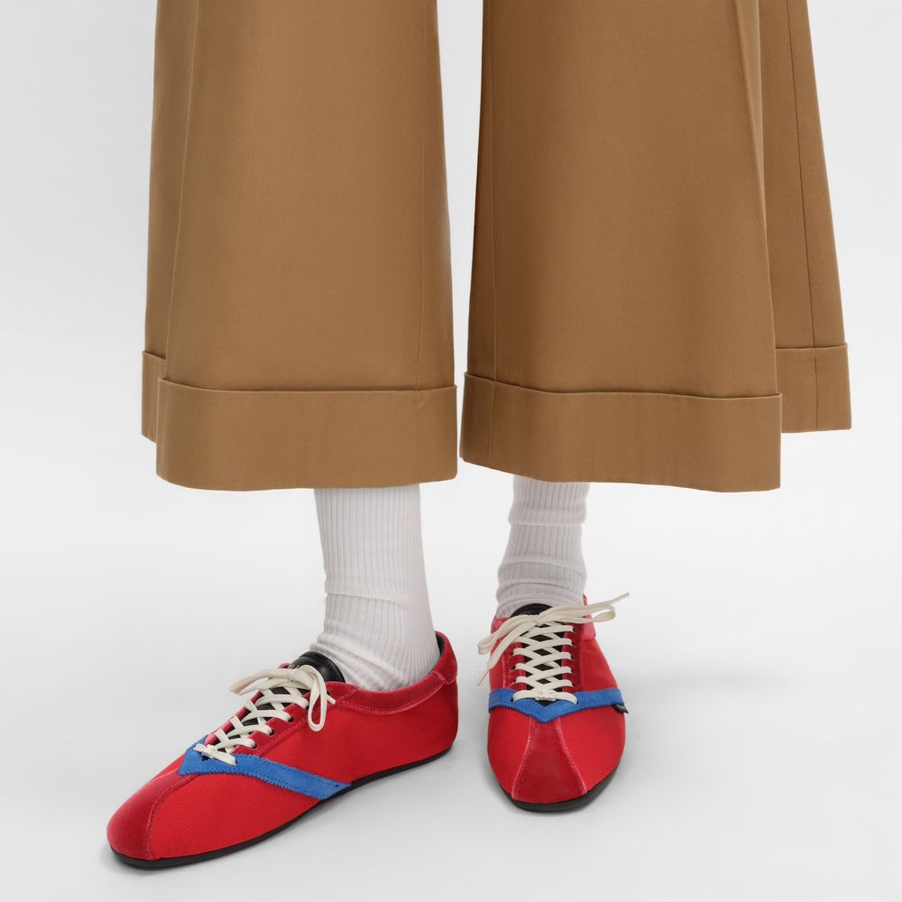 2026年CELINE必買精品包、配件盤點！ 縮小半月包、囧臉包回歸...直接列入購物車！-13