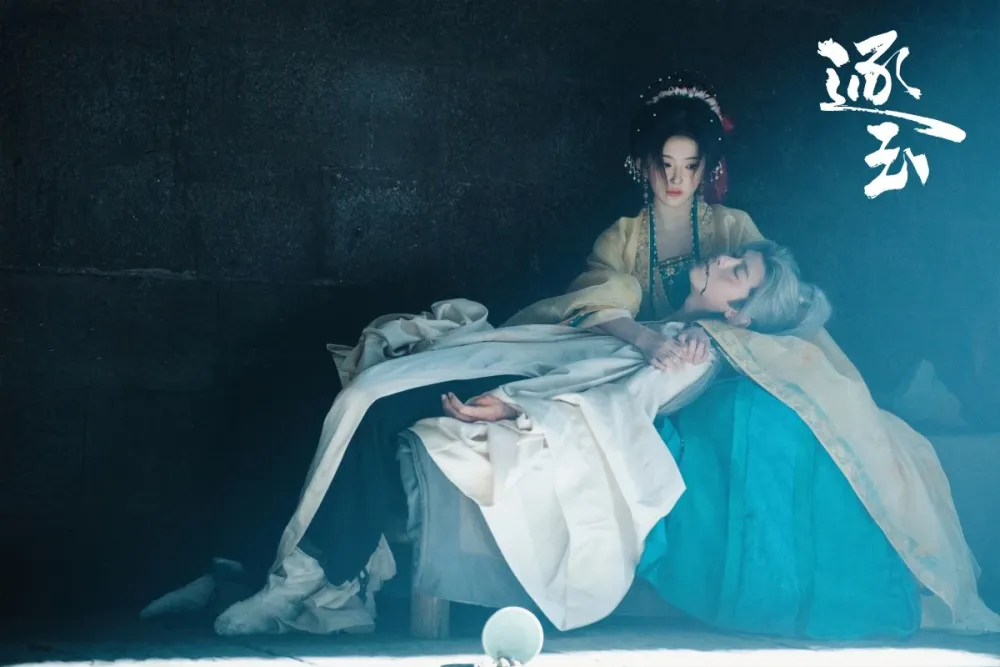 鄧凱8年升咖之路！《逐玉》齊旻強勢出圈，建模臉＋189神比例太犯規，古裝時裝全制霸，美妝大牌排隊搶檔期！-16