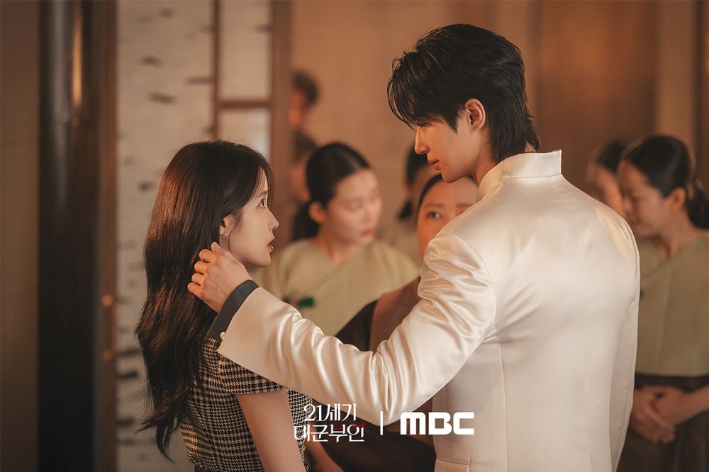 2026韓劇《21世紀大君夫人》劇情看點角色線上看！IU×邊佑錫神仙組合， 先婚後愛展開雙向救贖-15