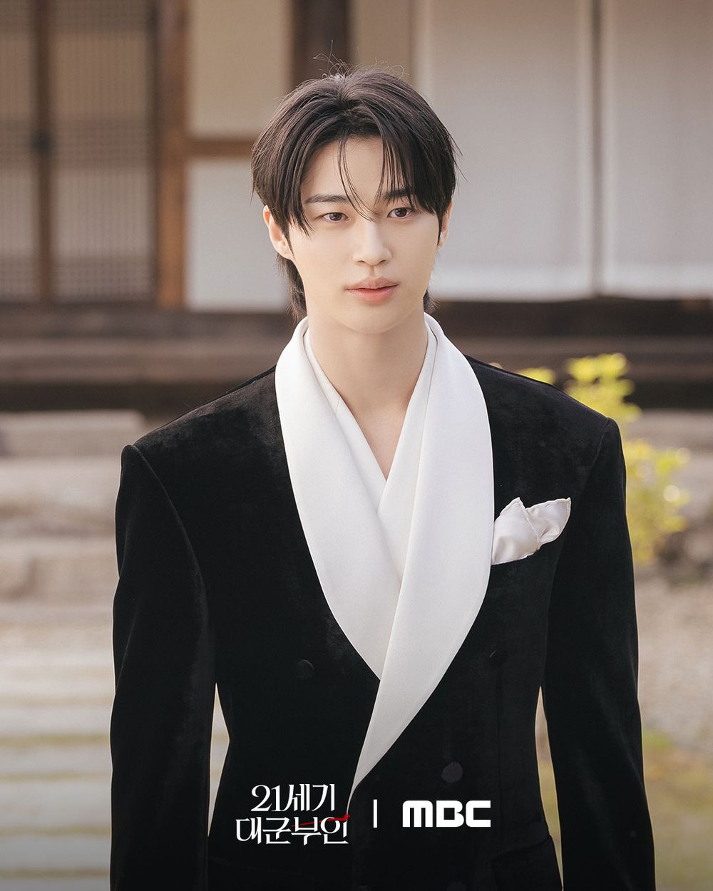 2026韓劇《21世紀大君夫人》劇情看點角色線上看！IU×邊佑錫神仙組合， 先婚後愛展開雙向救贖-8