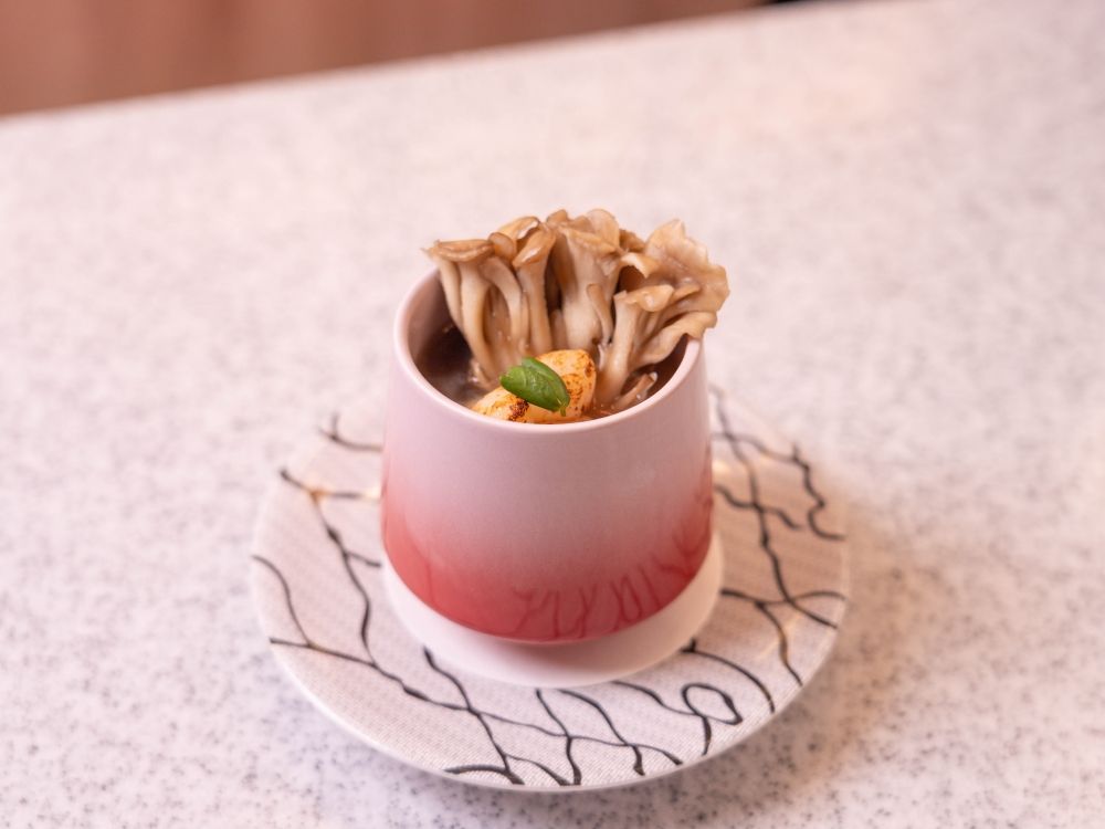 点爭鮮跟點點心聯名啦！超可愛「玉子燒握壽司流沙包、雪山酥皮叉燒包、鮮味海鮮粥」全都想吃！-4