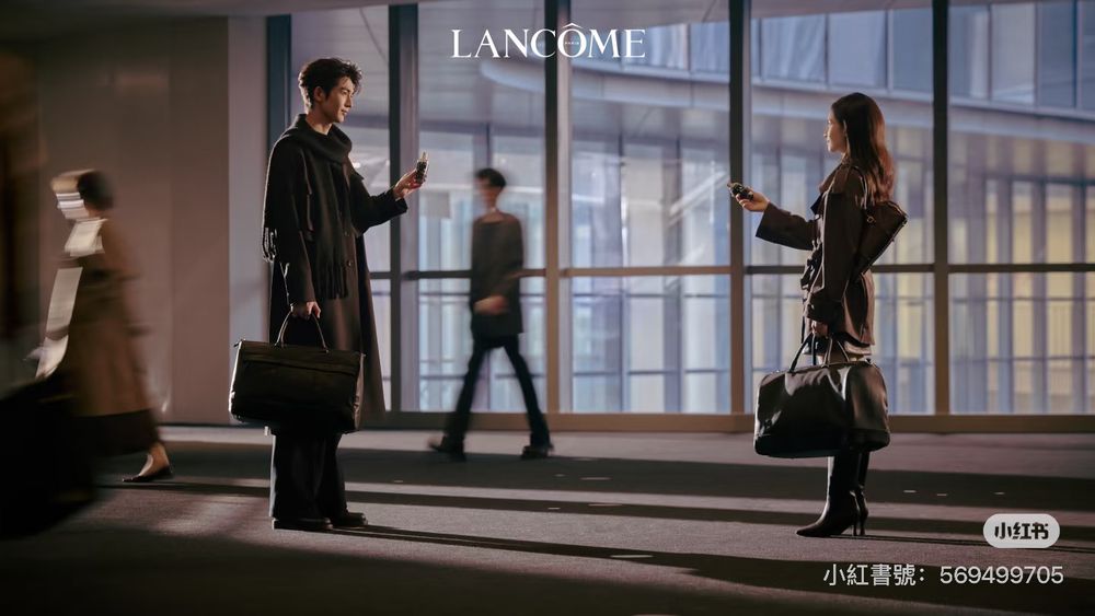 張凌赫蘭蔻拍攝花絮流出、直接帥到癲狂！高級臉暴擊「側臉線條＋乾淨膚況」根本自帶濾鏡，快截圖當桌布！-4