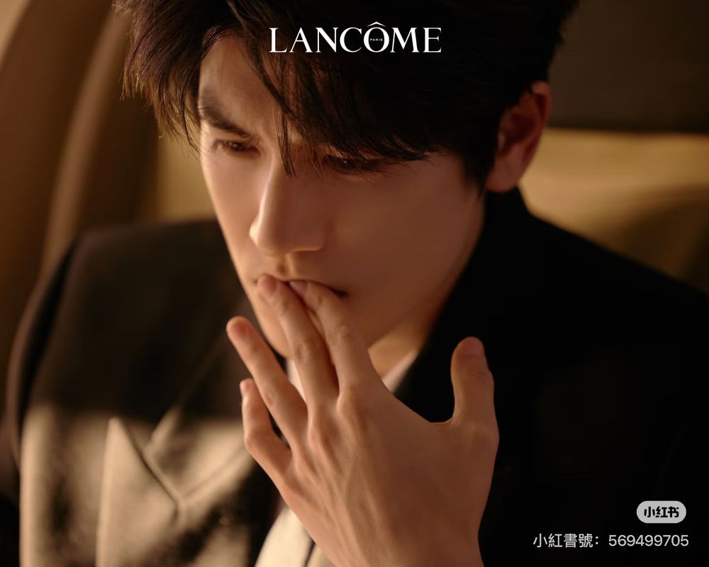 張凌赫蘭蔻拍攝花絮流出、直接帥到癲狂！高級臉暴擊「側臉線條＋乾淨膚況」根本自帶濾鏡，快截圖當桌布！-5