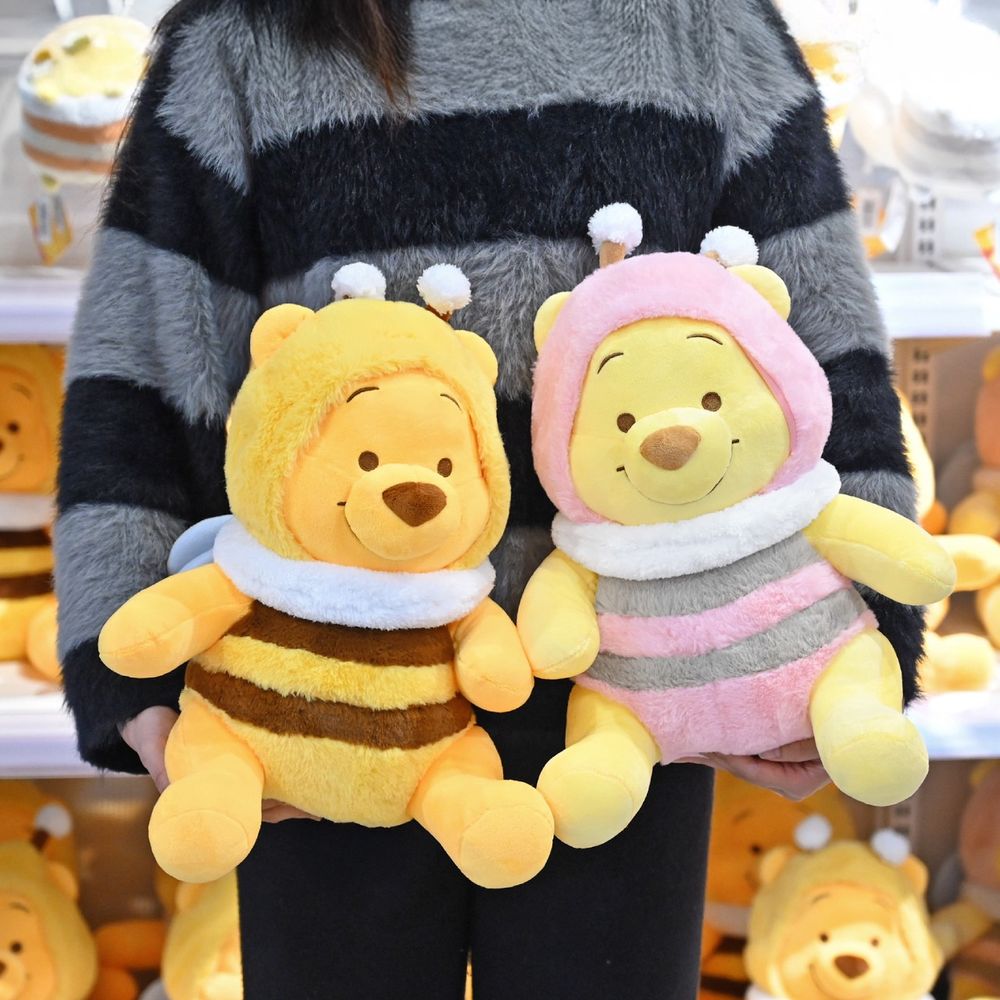 可愛發瘋！7-11開賣超萌「蜜蜂小熊維尼絨毛玩偶」、圓滾滾蜜蜂肚肚+小觸角造型不買會後悔！-4
