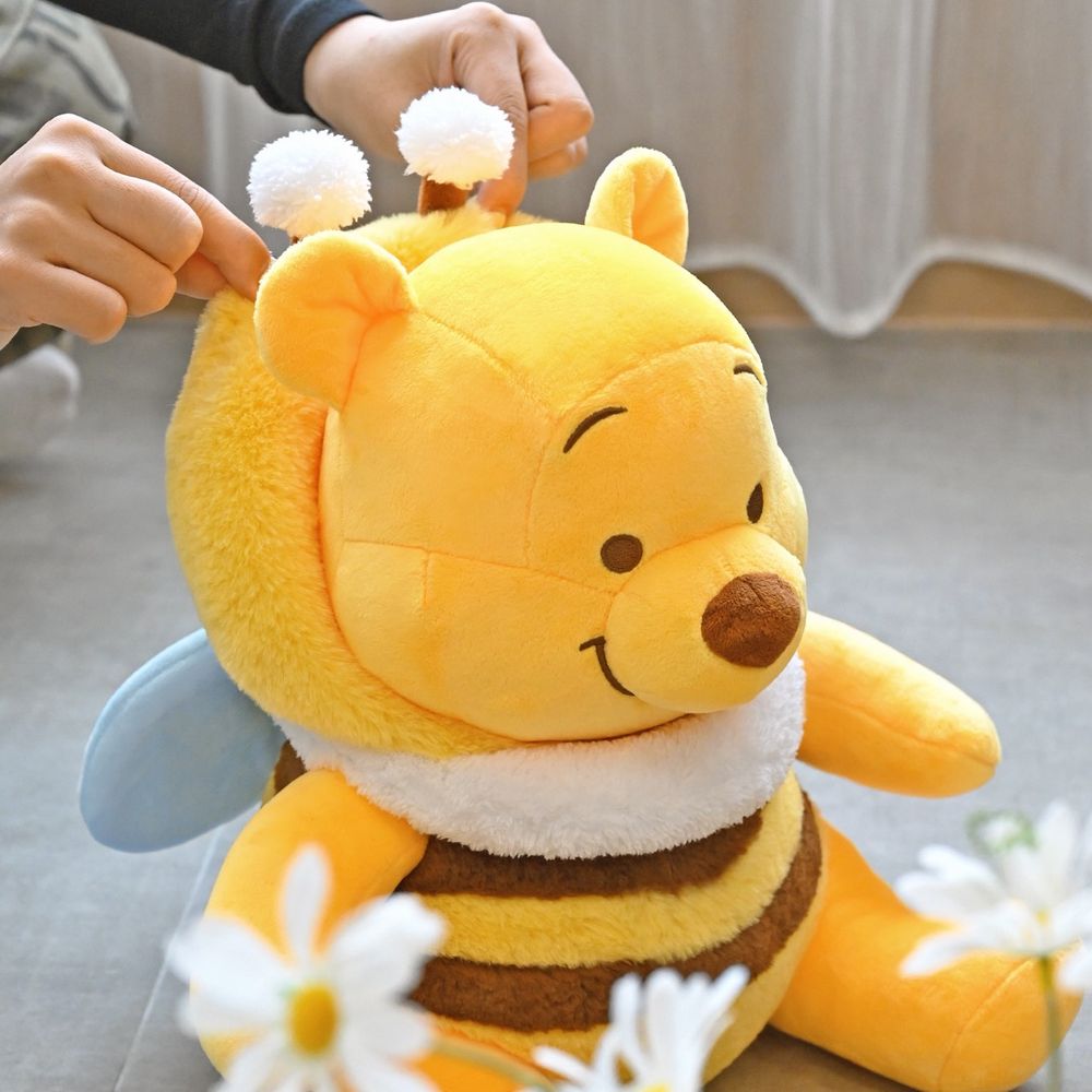 可愛發瘋！7-11開賣超萌「蜜蜂小熊維尼絨毛玩偶」、圓滾滾蜜蜂肚肚+小觸角造型不買會後悔！-6