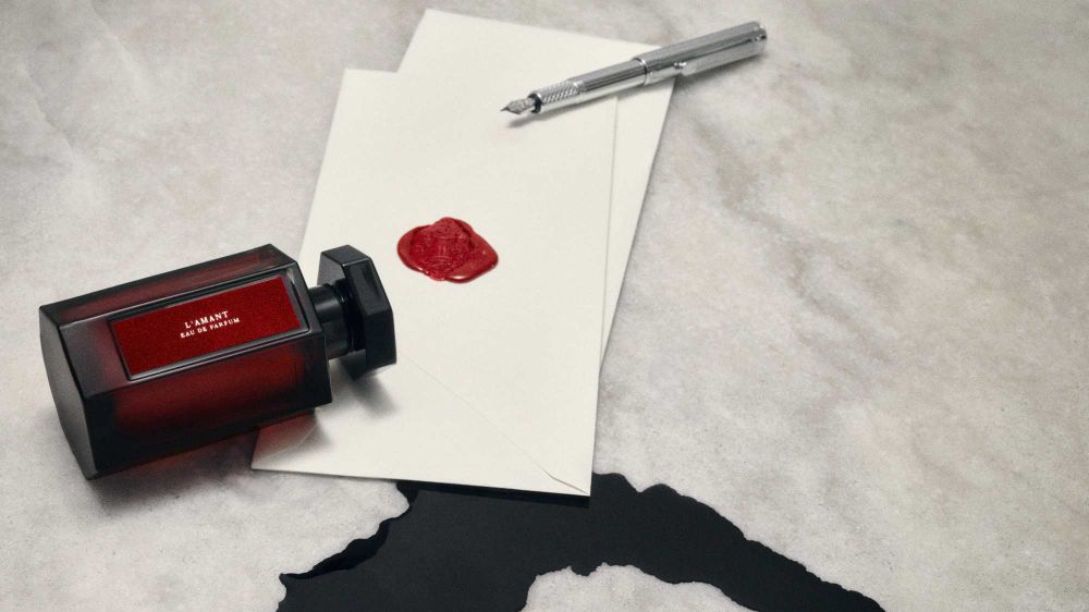 這瓶墨香會讓人沉淪！阿蒂仙之香話題新品「L’AMANT情人」，曖昧墨水＋辛香氣息，就像寫在肌膚上的情書、太纏綿！-11