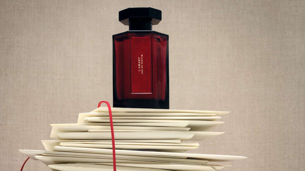 這瓶墨香會讓人沉淪！阿蒂仙之香話題新品「L’AMANT情人」，曖昧墨水＋辛香氣息，就像寫在肌膚上的情書、太纏綿！-12