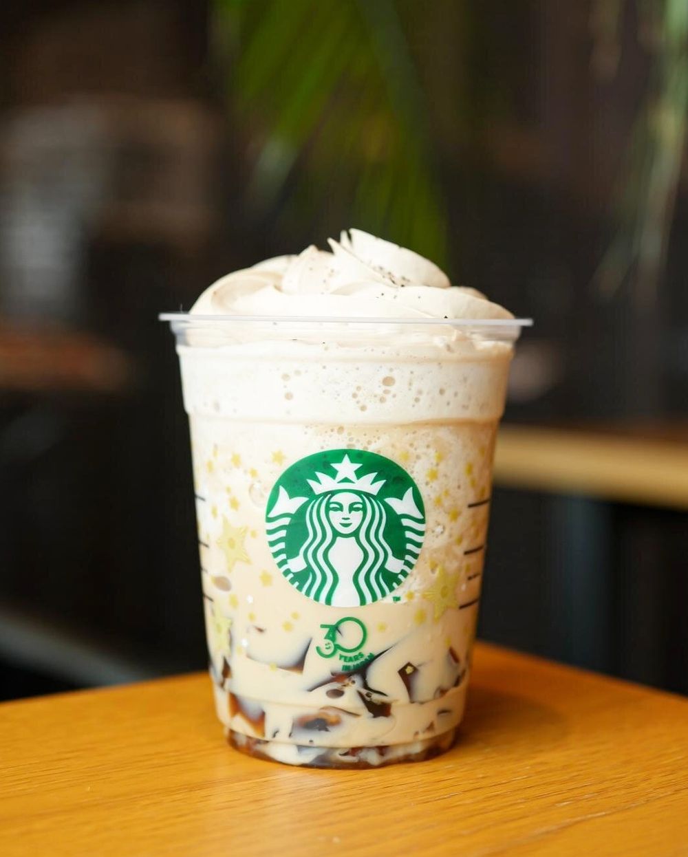 要去日本快看！星巴克「哈密瓜星冰樂、咖啡凍星冰樂」5大經典飲品回歸，想全喝還要碰運氣？！-7