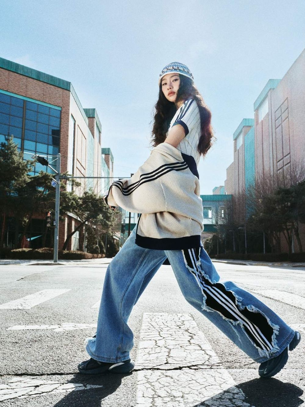 最狂愛迪達代言人Felix同款都找到了！球鞋、外套、褲子「從頭到腳」菲菲身上的都要入手！-12