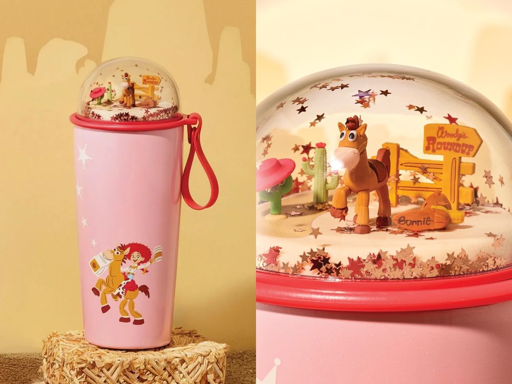 星巴克跟《玩具總動員5》聯名了！萌翻「胡迪小熊吊飾、三眼怪冷水杯、彈簧狗麥片碗」這天開賣！-19