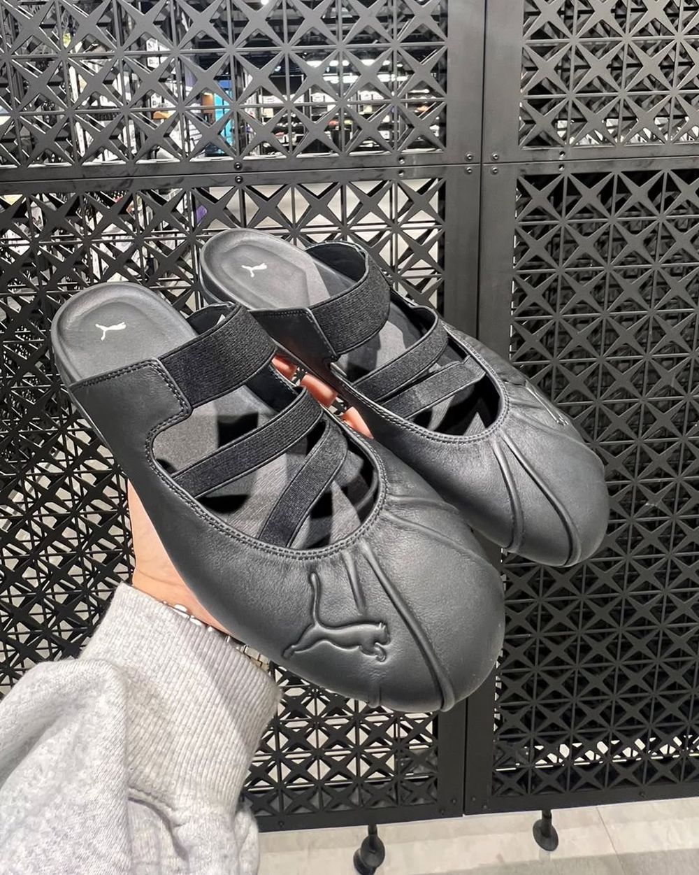 今年最時髦懶人鞋！PUMA出拖鞋版「Speedcat賽車鞋」絕對是下一雙預爆款！-6