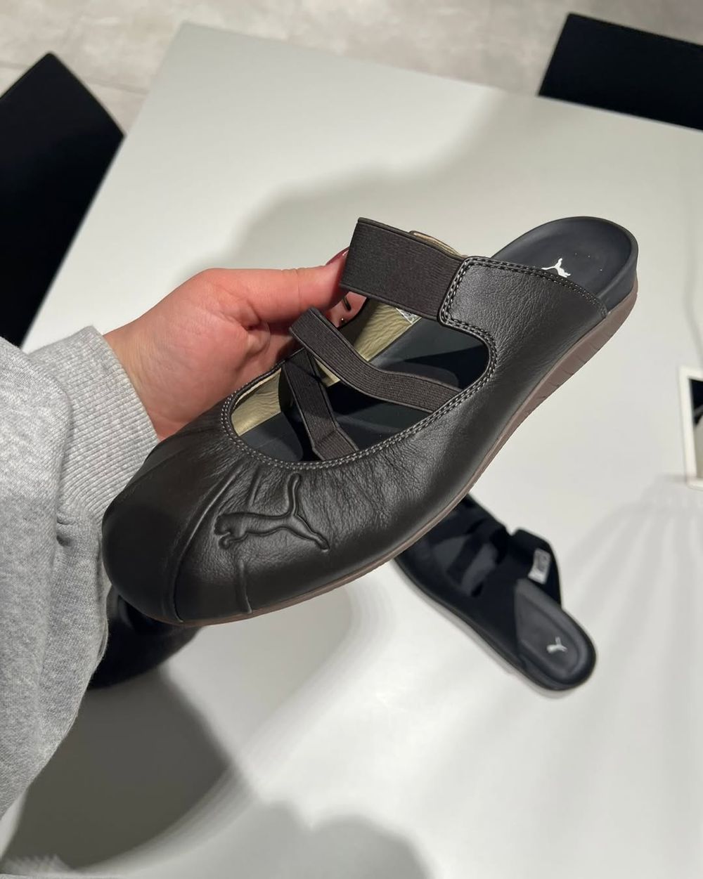 今年最時髦懶人鞋！PUMA出拖鞋版「Speedcat賽車鞋」絕對是下一雙預爆款！-2