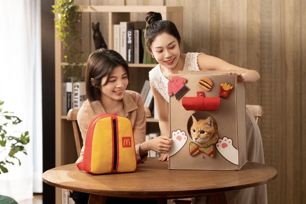 麥當勞也開賣寵物用品？超可愛「薯條漢堡裝飾貓咪小屋、超實用小背包」購買方式看這邊！-7