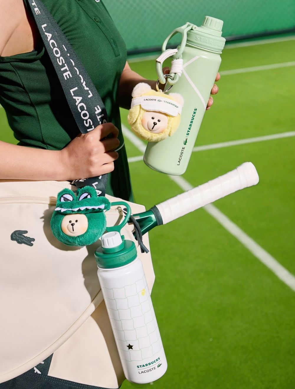 星巴克跟LACOSTE聯名啦！超呆萌「鱷魚小熊絨毛吊飾、網球小熊馬克杯、不銹鋼杯」全都太想買！-5