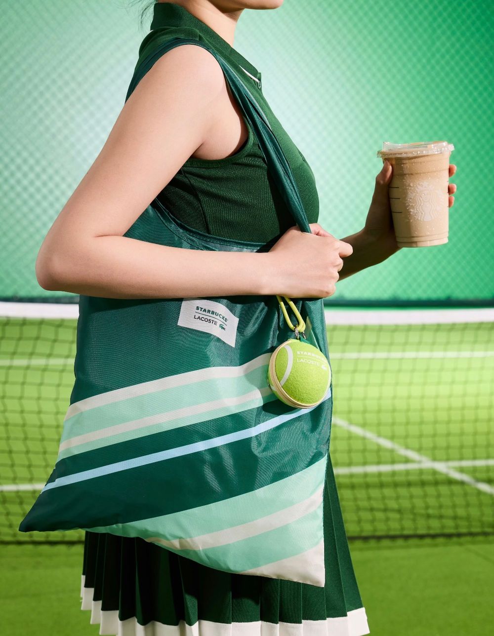 星巴克跟LACOSTE聯名啦！超呆萌「鱷魚小熊絨毛吊飾、網球小熊馬克杯、不銹鋼杯」全都太想買！-10