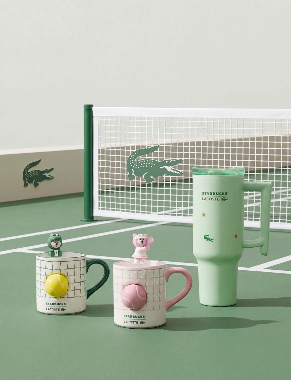 星巴克跟LACOSTE聯名啦！超呆萌「鱷魚小熊絨毛吊飾、網球小熊馬克杯、不銹鋼杯」全都太想買！-8