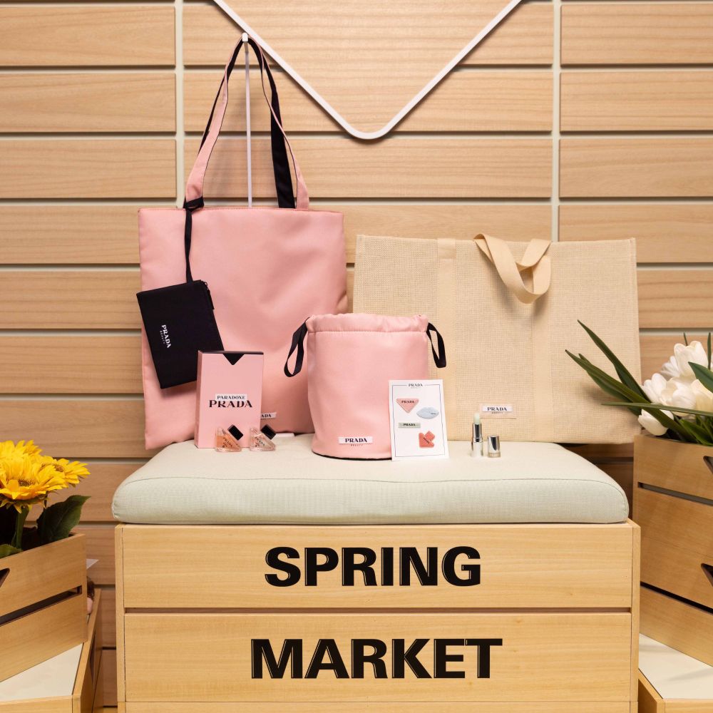 PRADA把浪漫「春市集」搬到台灣！全新三角腮紅搶先登場，預約體驗香氛＆妝容送限定花束、糖葫蘆，澎湃滿小禮物等你來逛！-14