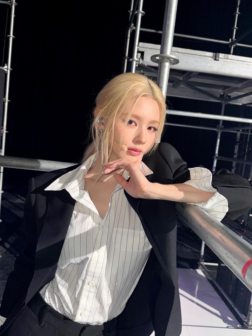 2026夏季韓星同款髮色公開！張員瑛柔霧黑茶棕、Momo焦糖奶茶棕、Sana玫瑰茶棕，這樣染最顯白！-8