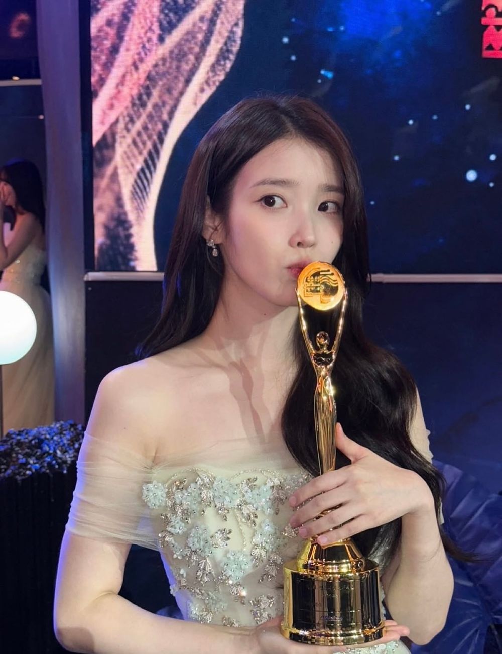 Uaena的驕傲！IU演員之路「演技黑歷史」到青龍獎視后、新劇《21世紀大君夫人》話題爆炸！-10