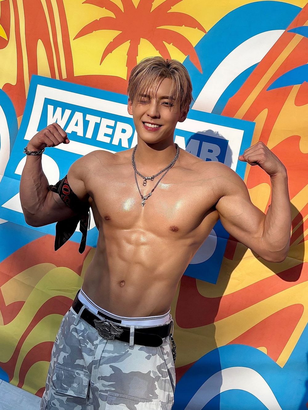 盤點6位擁有「名品腹肌」的KPOP男偶像！玟奎、秀彬身材管理太強、成燦演出大秀好身材引熱議！-5