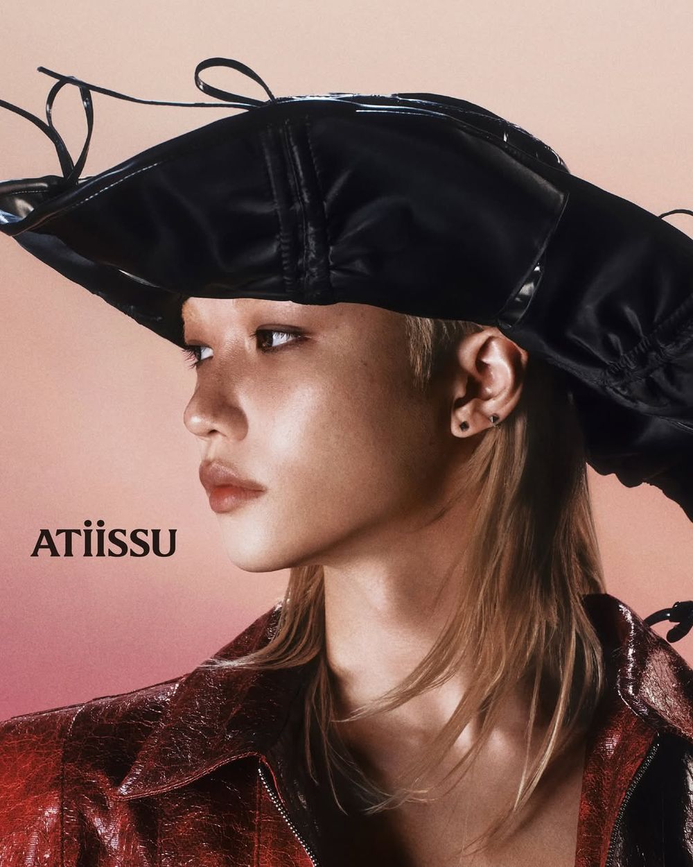 STAY們請撐住！Felix首波Atiissu宣傳照曝光！「微露腹肌」太犯規、這位暗黑牛仔我先收下了！-5