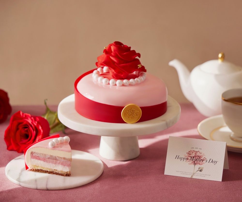 2026母親節蛋糕推薦！「LADY M草莓開心果千層、星巴克葡萄夏洛特蛋糕」送這絕對不出錯！-2