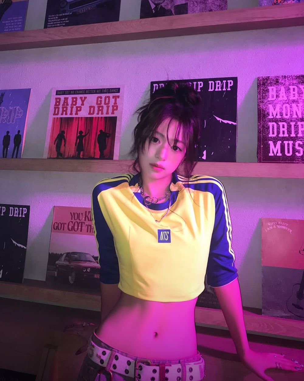 盤點6位擁有「名品腹肌」KPOP女偶像！一葉、雅賢冰塊腹肌超結實，Momo被譽「偶像身材天花板」-9